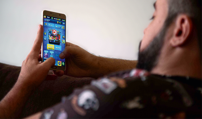 Jogo online limitado durante confinamento social