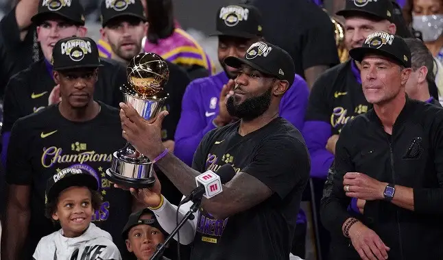 LeBron James brilha e os Lakers vencem a NBA