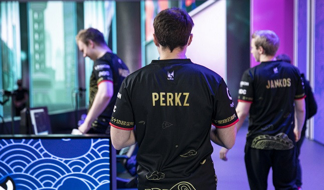 LoL: Cloud9 contrata
