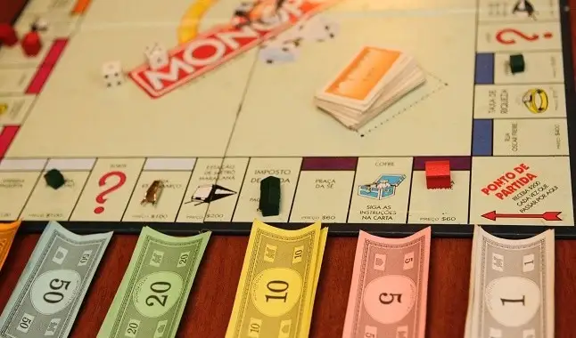 Jogar Monopoly Online