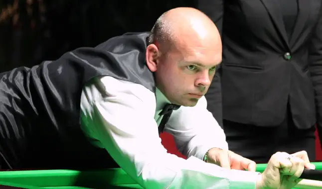 Snooker: Bingham afastado por apostar nos próprios jogos