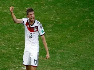 Thomas Müller para marcar no Brasil vs Alemanha
