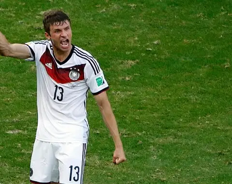 Thomas Müller para marcar no Brasil vs Alemanha
